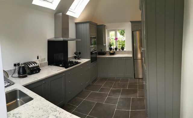 Cambridge Village Kitchen American Traditional Kitchen Cambridgeshire By Bespoke Build And Restoration Ltd Houzz