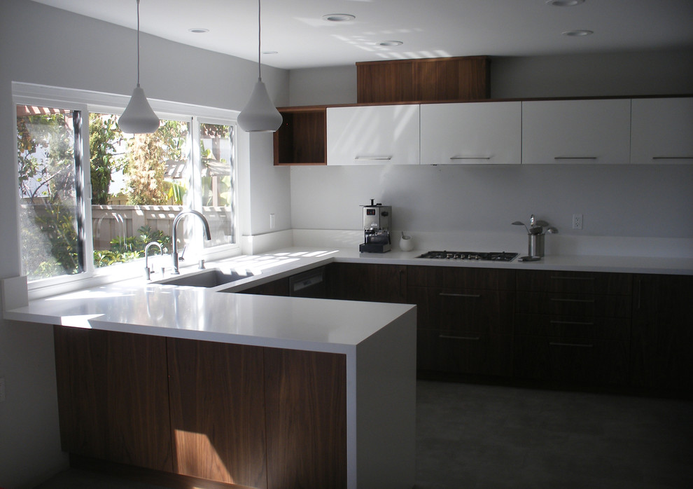 Photo of a midcentury kitchen in San Diego.