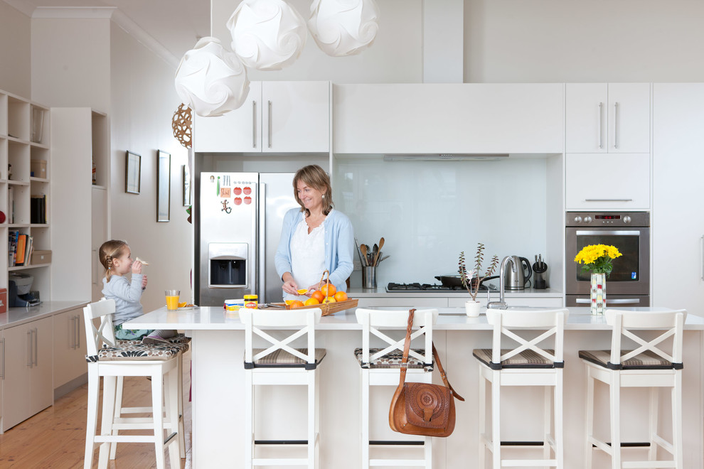 Example of an eclectic kitchen design in Adelaide