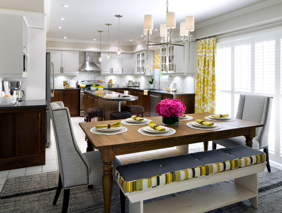 Eat-in kitchen - transitional u-shaped eat-in kitchen idea in Toronto