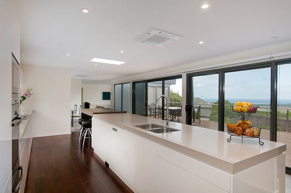 Cape Shank Modern Kitchen Melbourne by Orana Custom Built