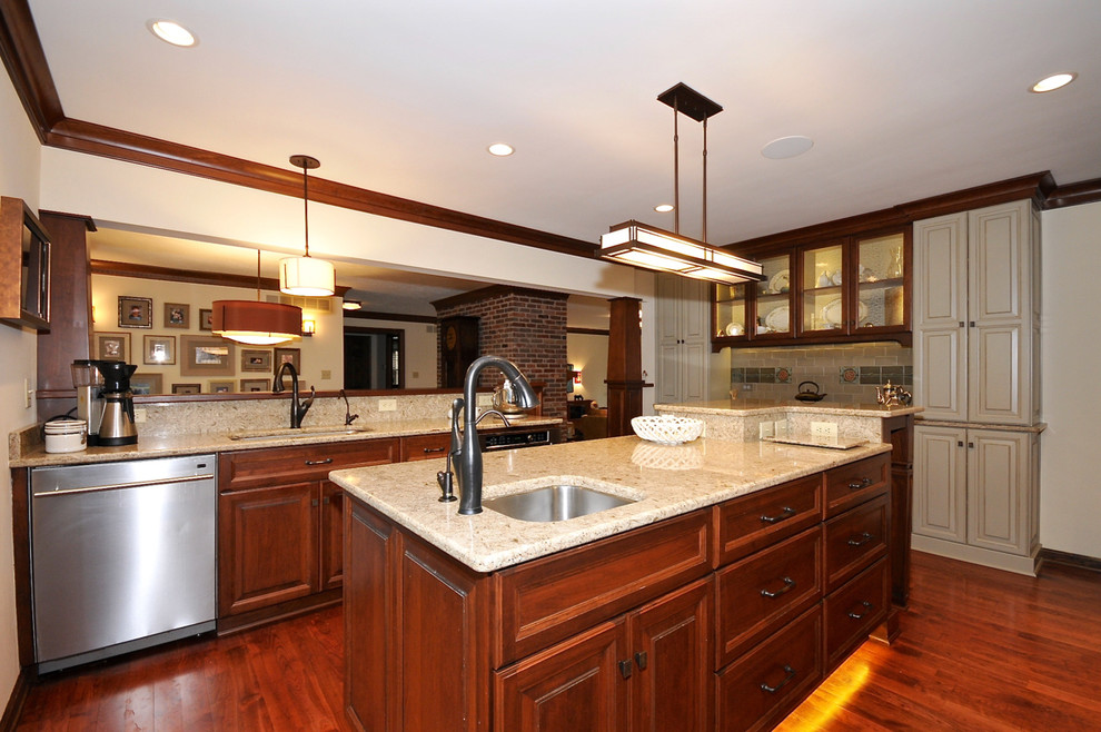 This is an example of a classic kitchen in Indianapolis.