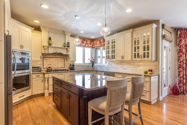 Carol S Kitchen American Traditional Kitchen Detroit By Dream Kitchens Houzz