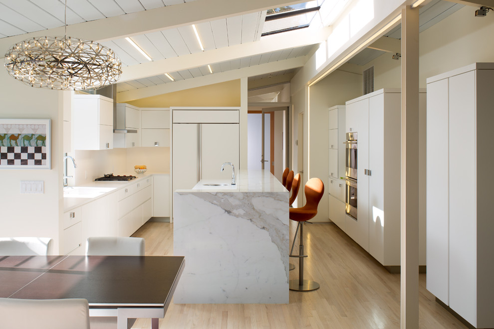 Example of a trendy kitchen design in San Diego