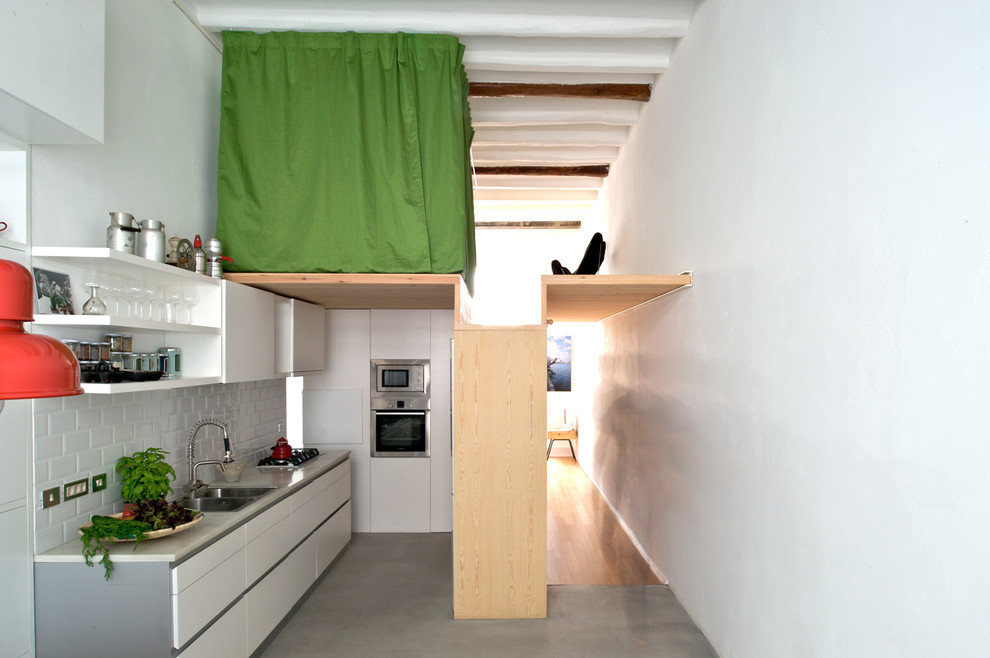 Trendy kitchen photo in Barcelona