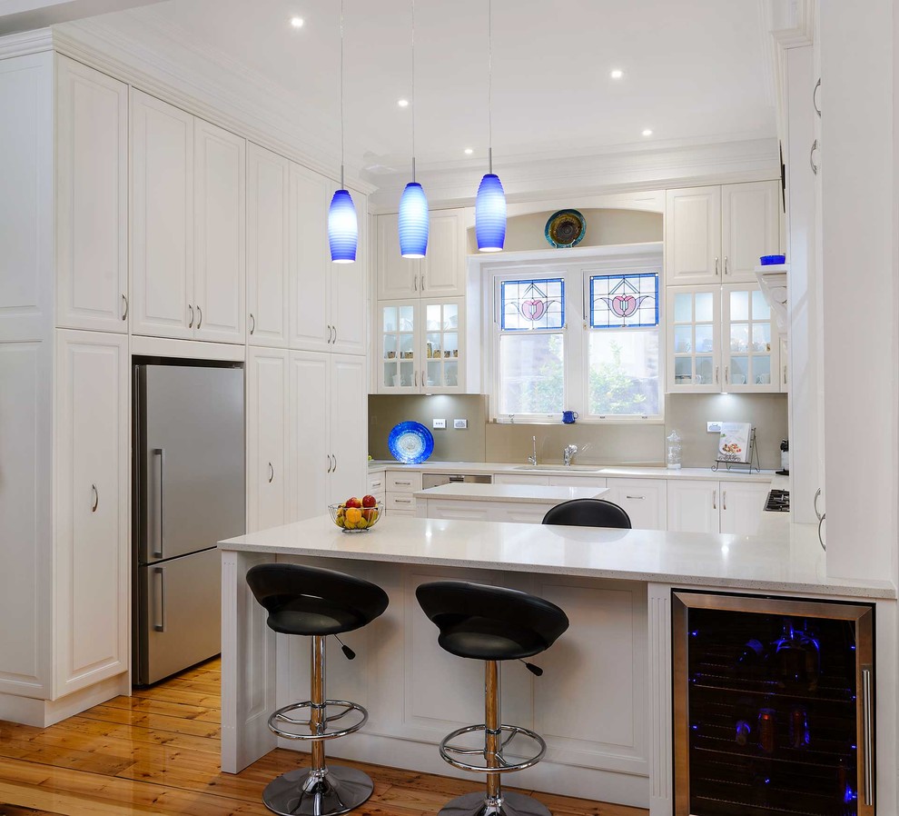 Castella Retro Handle Wickham St, SA Traditional Kitchen