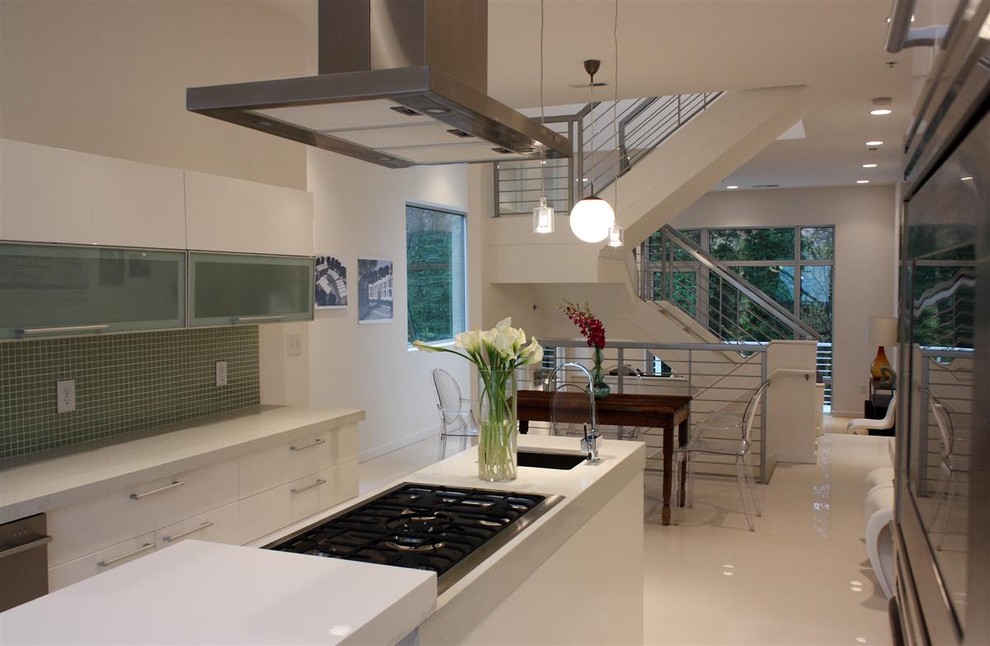 Inspiration for a contemporary kitchen remodel in Charlotte