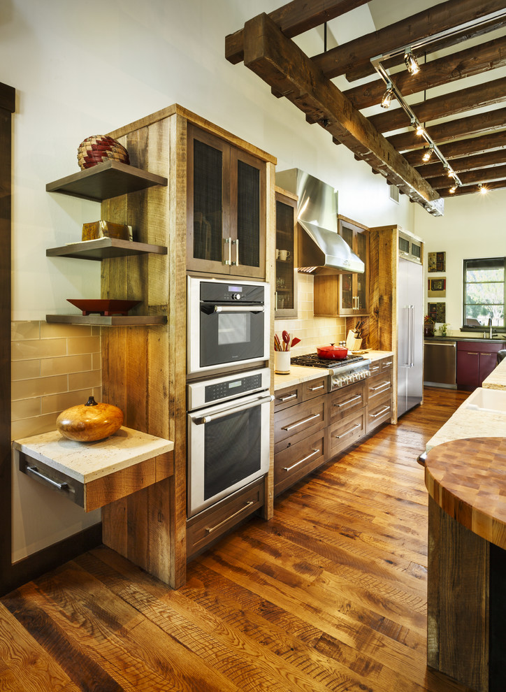 Design ideas for a rustic kitchen in Miami.