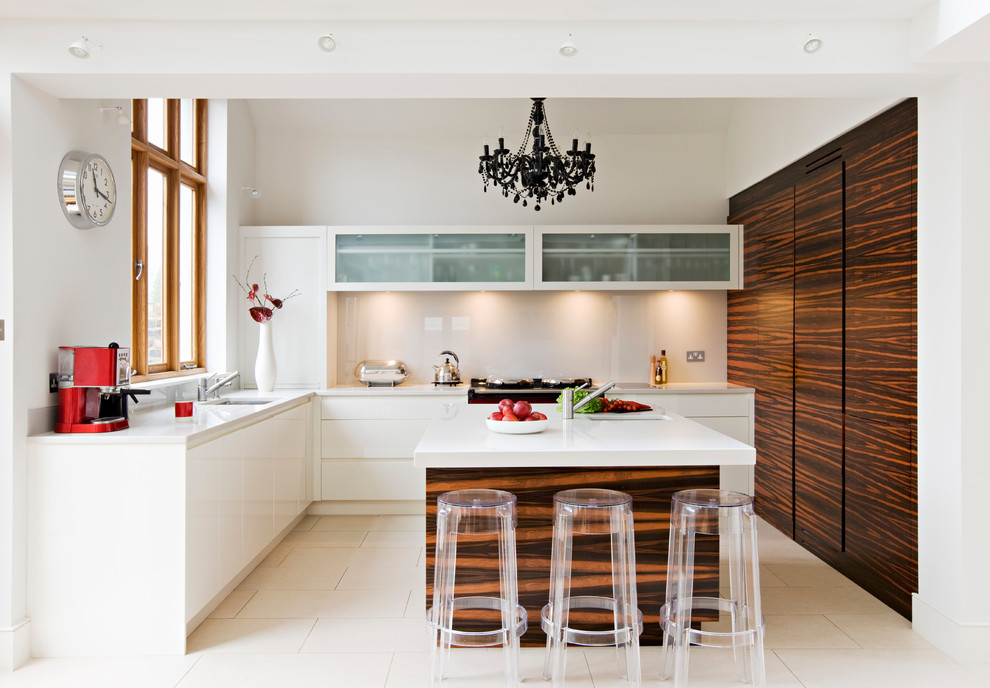 Inspiration for a contemporary kitchen remodel in London