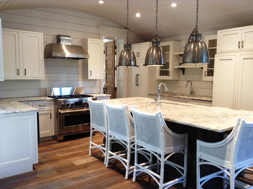 This is an example of a classic kitchen in Charleston.