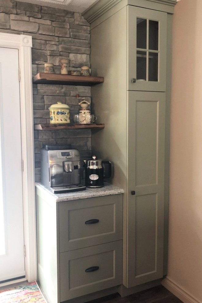 Charming Country Kitchen Reno Farmhouse Kitchen Toronto by