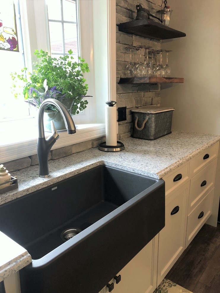 Charming Country Kitchen Reno Farmhouse Kitchen Toronto by