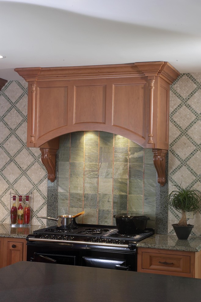 Inspiration for a timeless kitchen remodel in Boston