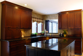 https://st.hzcdn.com/simgs/pictures/kitchens/cherry-kitchen-cabinets-cliqstudios-img~26b17980012b861b_3-4403-1-80ce6fb.jpg