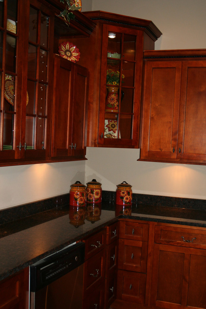 Cherry Shaker Kitchen Home Design Traditional Kitchen Columbus by Lily Ann