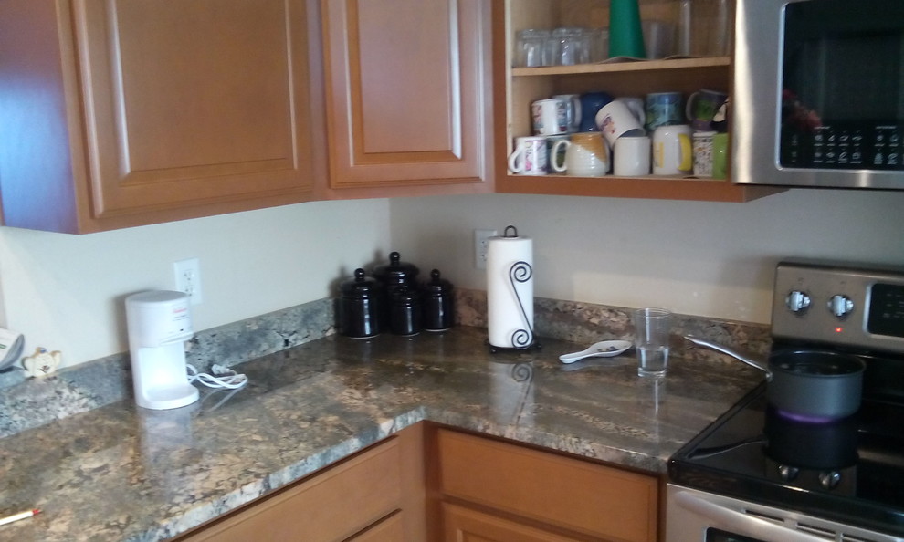 Chesapeake Beach tile backsplash using Glazzio Tile in stainless steel