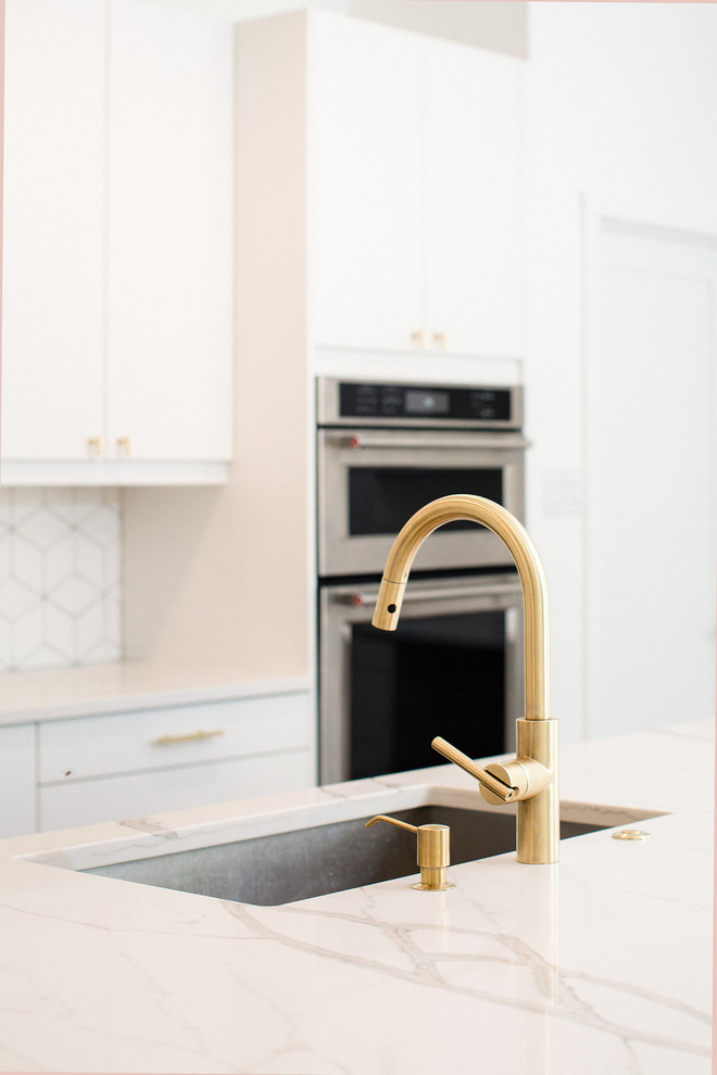 Circle C Charmer Transitional Kitchen Austin by Skelly Build