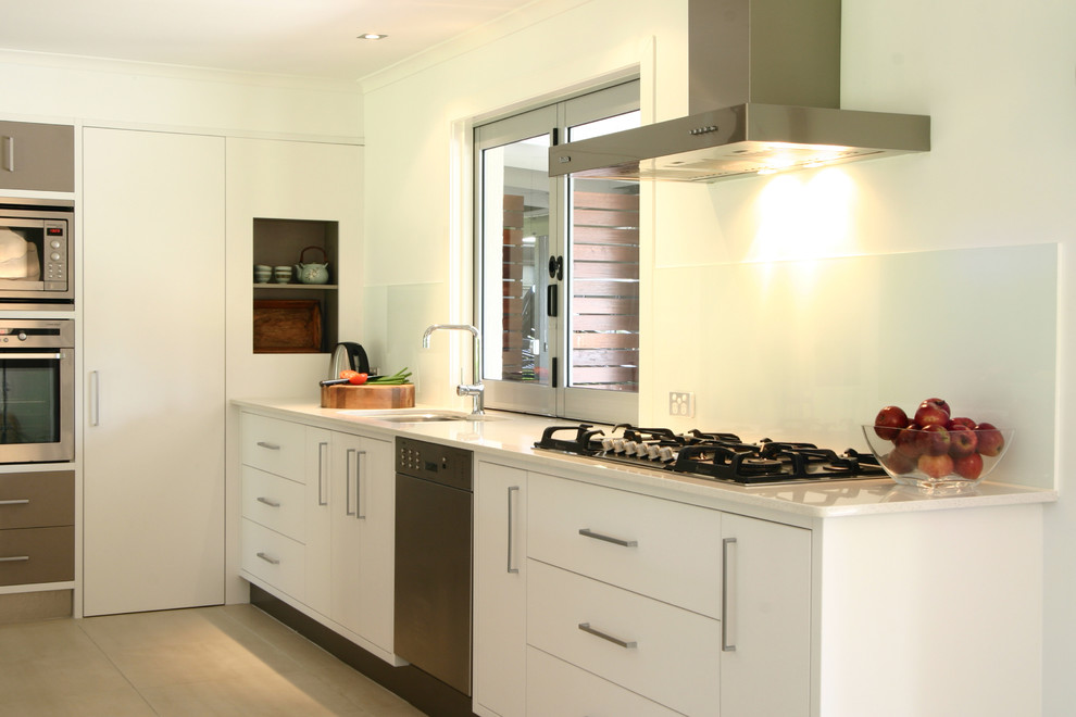 Design ideas for a contemporary kitchen in Brisbane with stainless steel appliances.