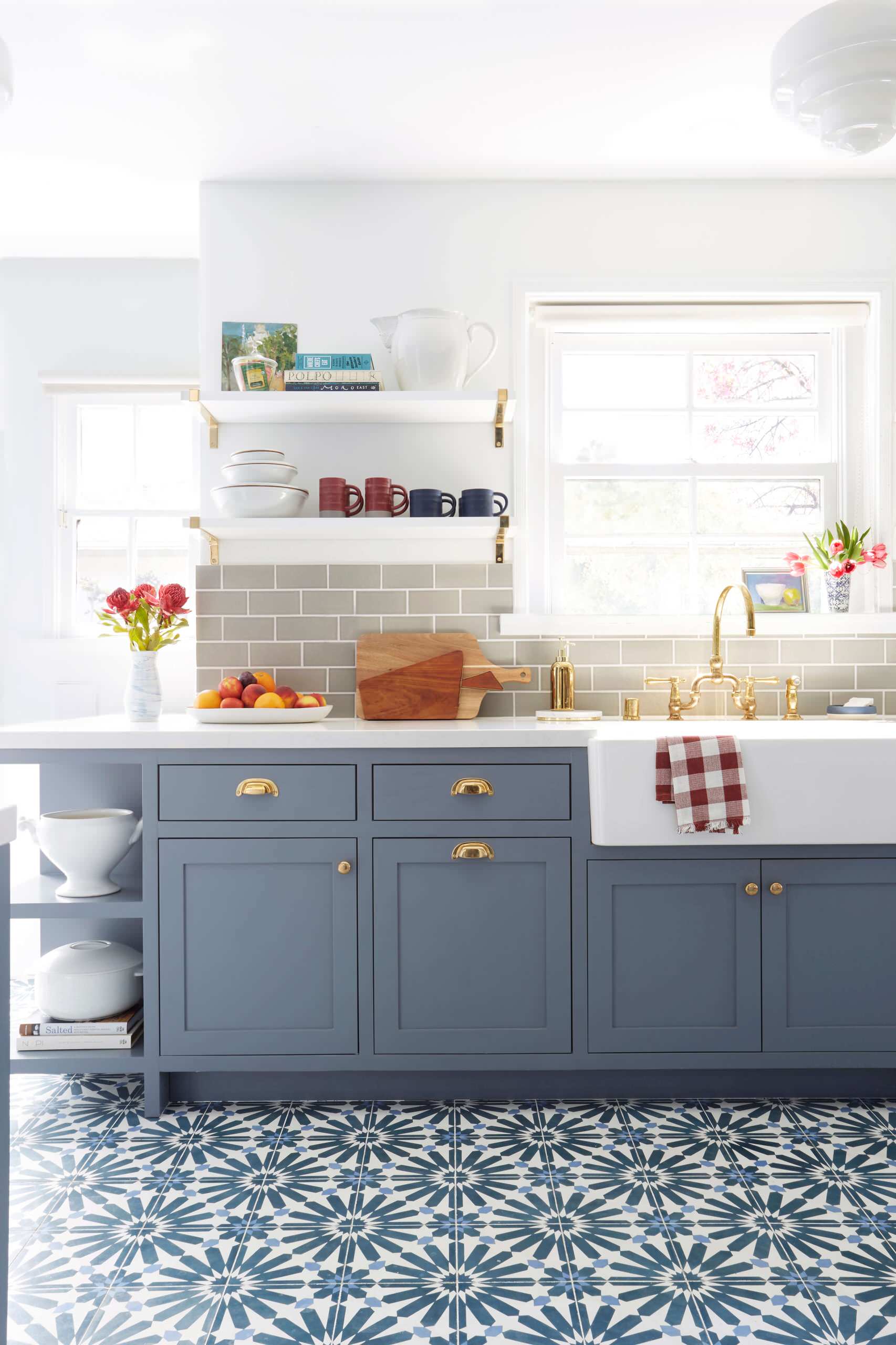 37+ Backsplash for Blue Cabinets ( STYLISH ) - Tiles for Blue Cabinetry