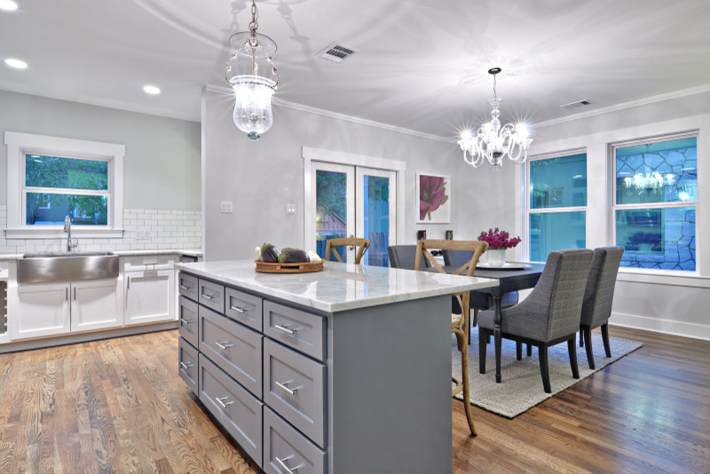 Example of an arts and crafts kitchen design in Austin