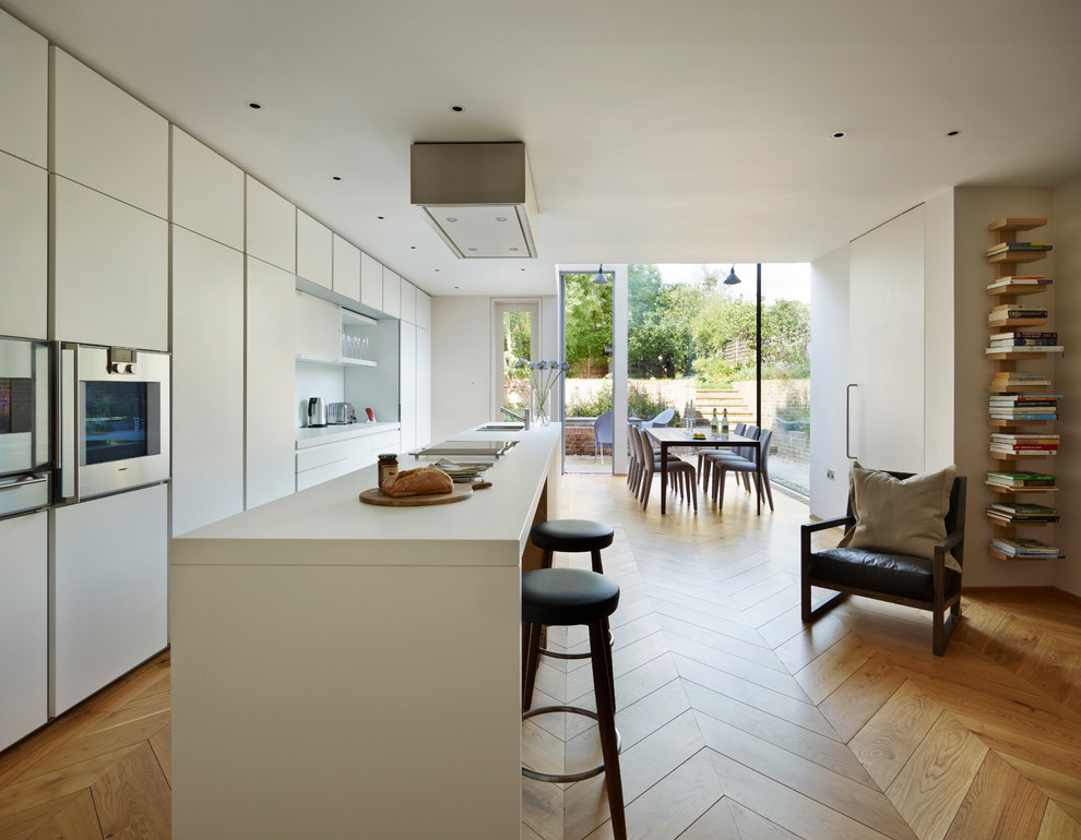 This is an example of a modern kitchen in London.