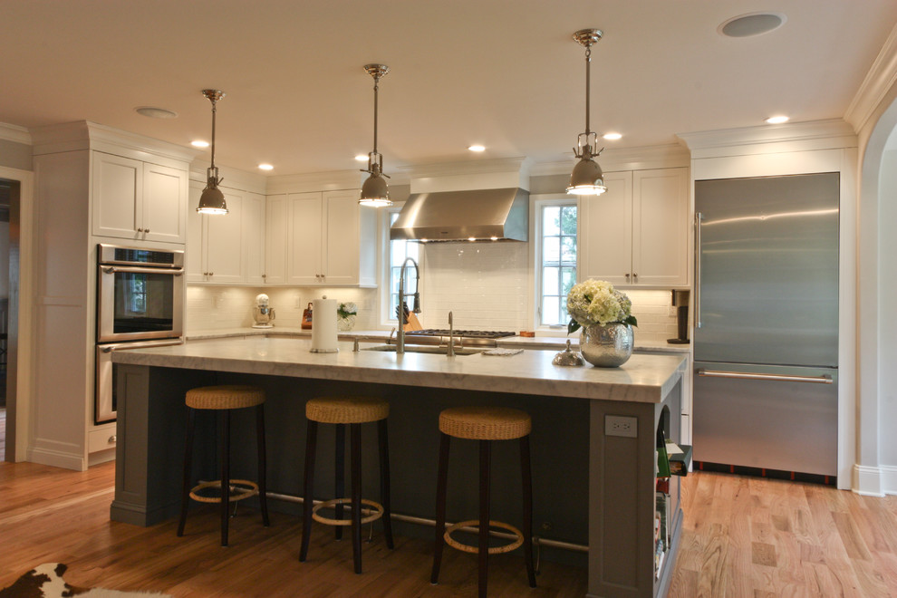 Example of a classic kitchen design in Newark
