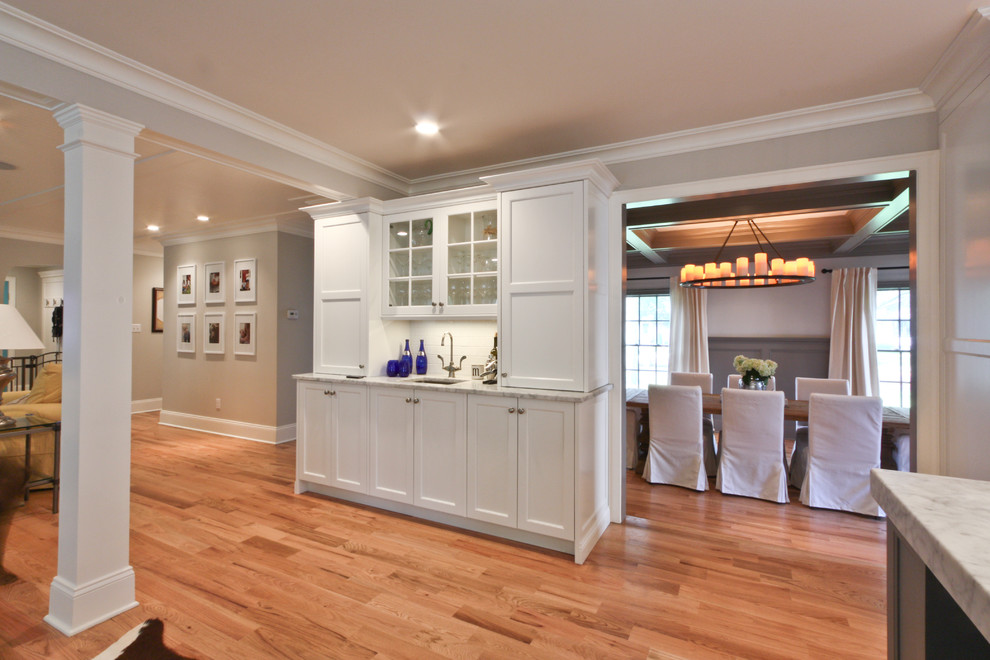 Kitchen - traditional kitchen idea in Newark