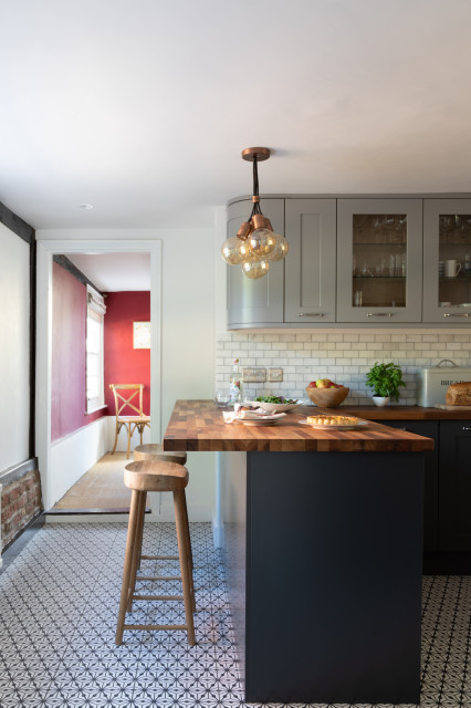 Classic Dark Grey And Light Grey Kitchen Kuche Sonstige Von Masterclass Kitchens Houzz