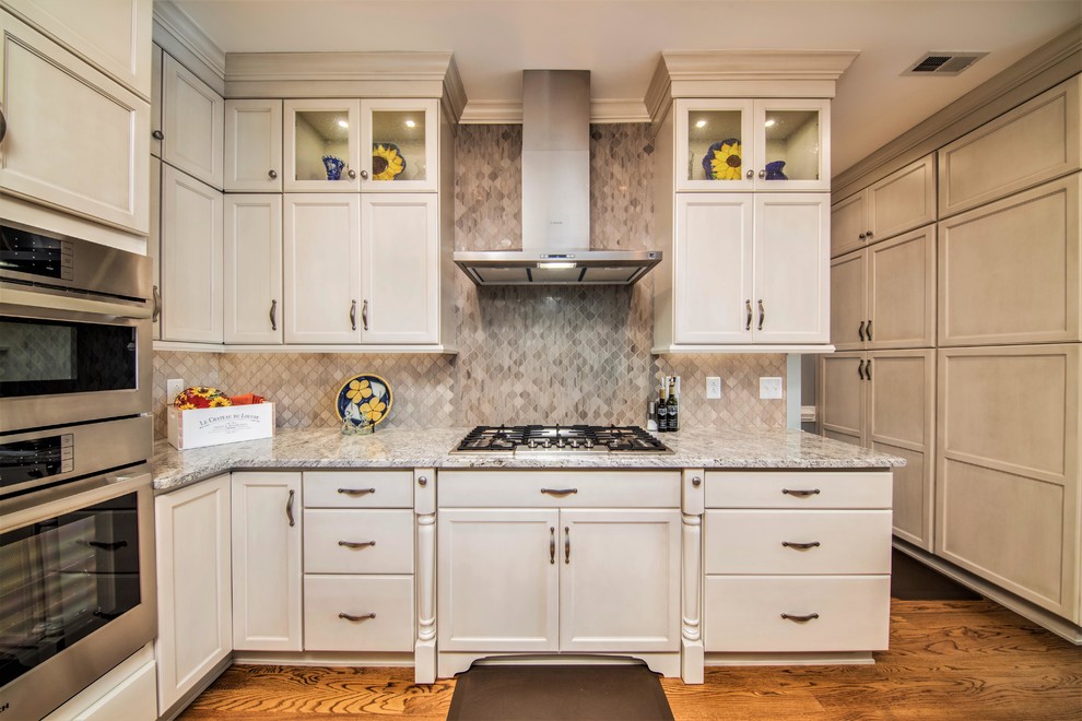 Classic Kitchen in Villa Marshmallow finish Traditional Kitchen