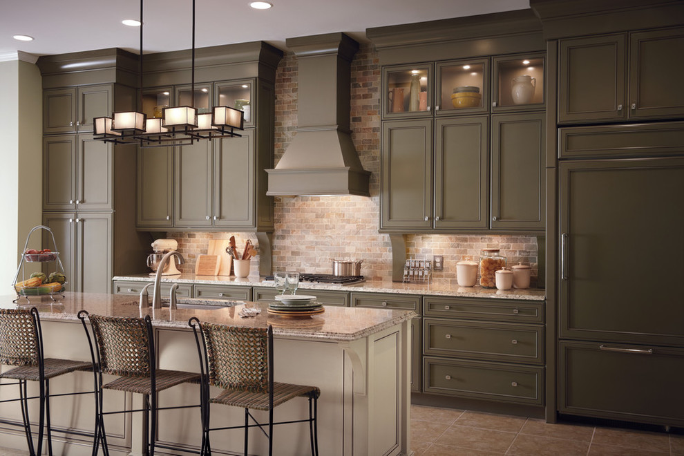 Example of a classic kitchen design in Columbus
