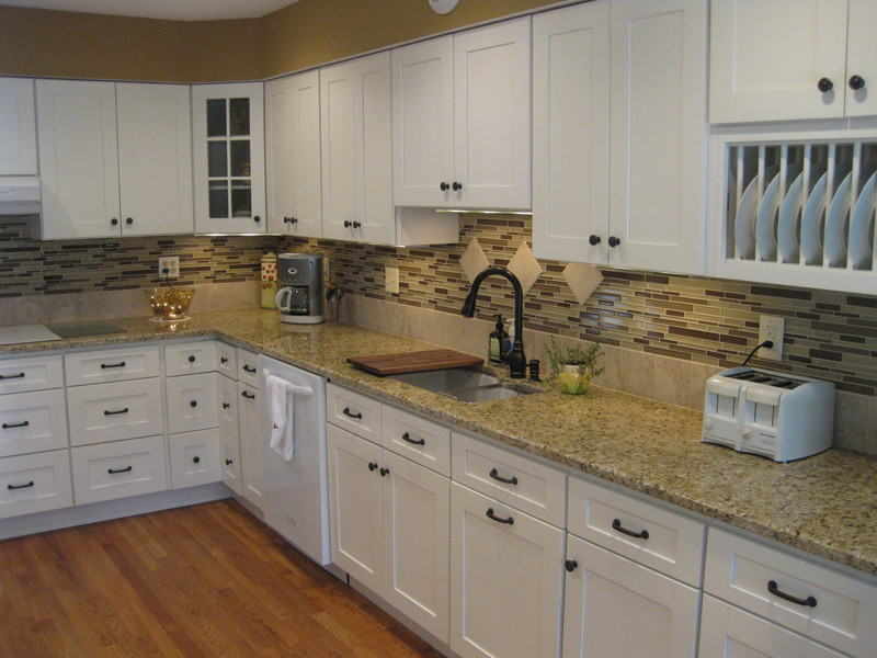 Inspiration for a traditional kitchen in St Louis.