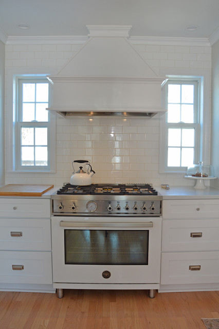 Classic White Kitchen Design In East Lansing Mcdaniels Kitchen And Bath Img~186116790d4bfc1d 4 7006 1 714f96a 