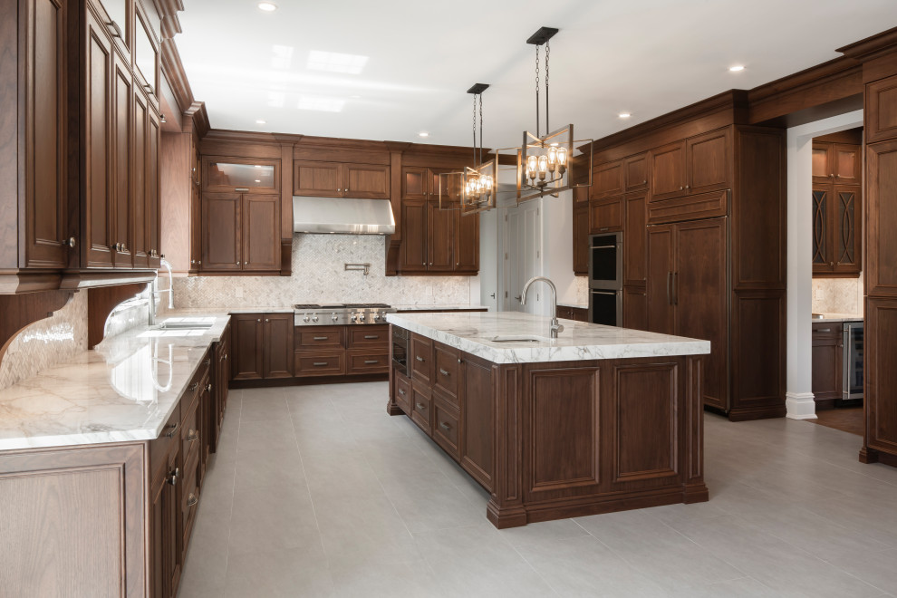 classically beautiful Traditional Kitchen New York by Rochon