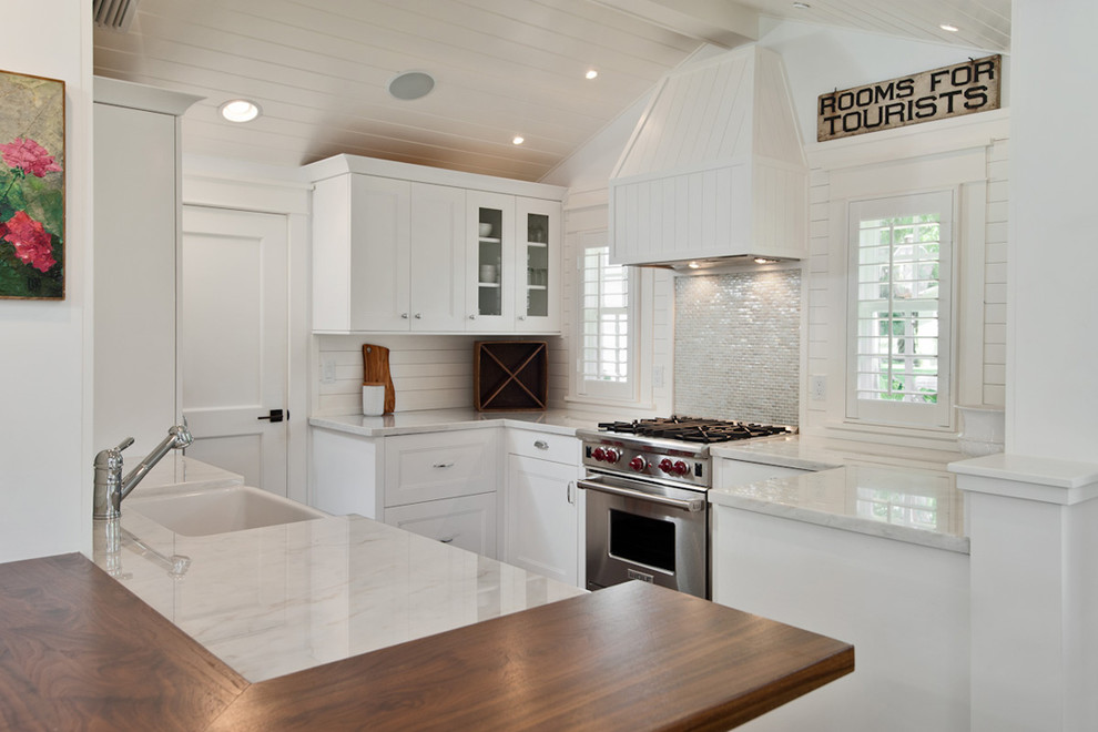 Design ideas for a world-inspired kitchen in Miami.