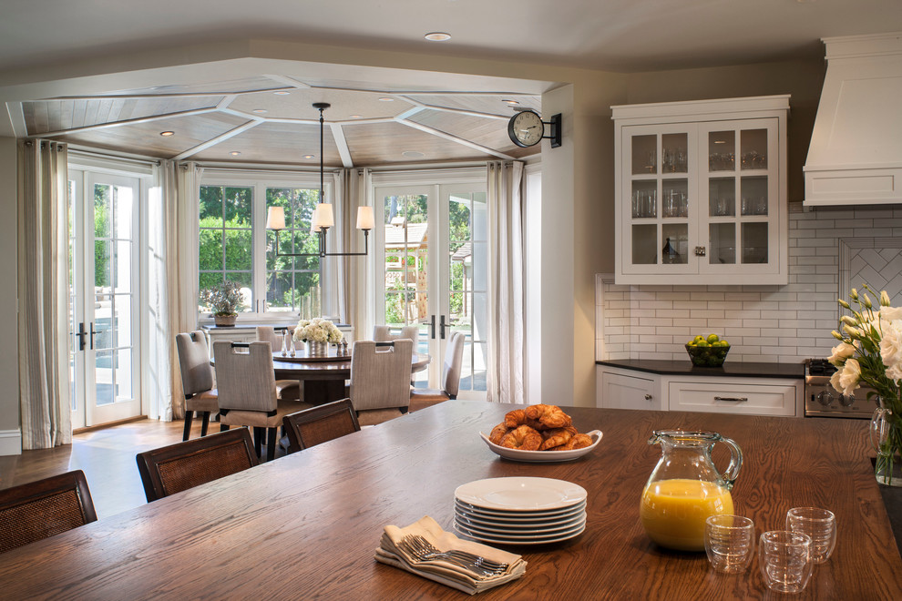 Photo of a beach style kitchen in Los Angeles.