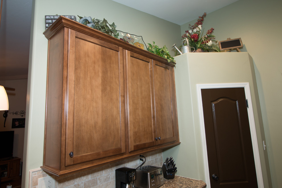 Cognac Canterbury Traditional Kitchen Other By Blue River Cabinetry Kitchen Bath