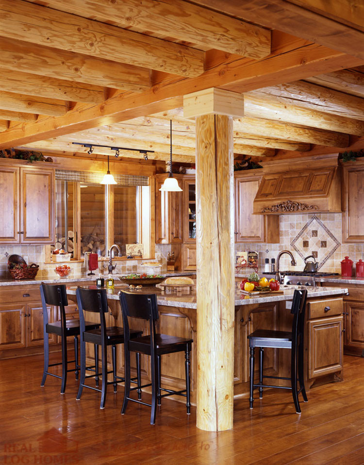 Idéer för ett rustikt l-kök, med en nedsänkt diskho, luckor med upphöjd panel, skåp i mellenmörkt trä, beige stänkskydd, mellanmörkt trägolv och en köksö