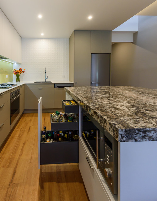 Collingwood Kitchen & Powder Room Modern Kitchen Melbourne by
