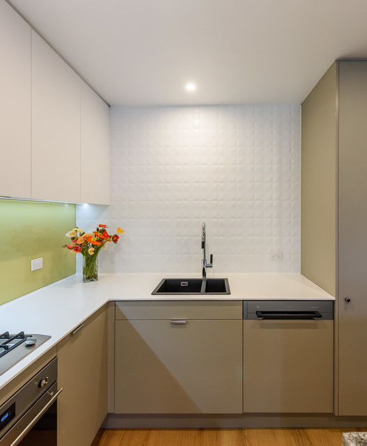 Collingwood Kitchen & Powder Room Modern Kitchen Melbourne by