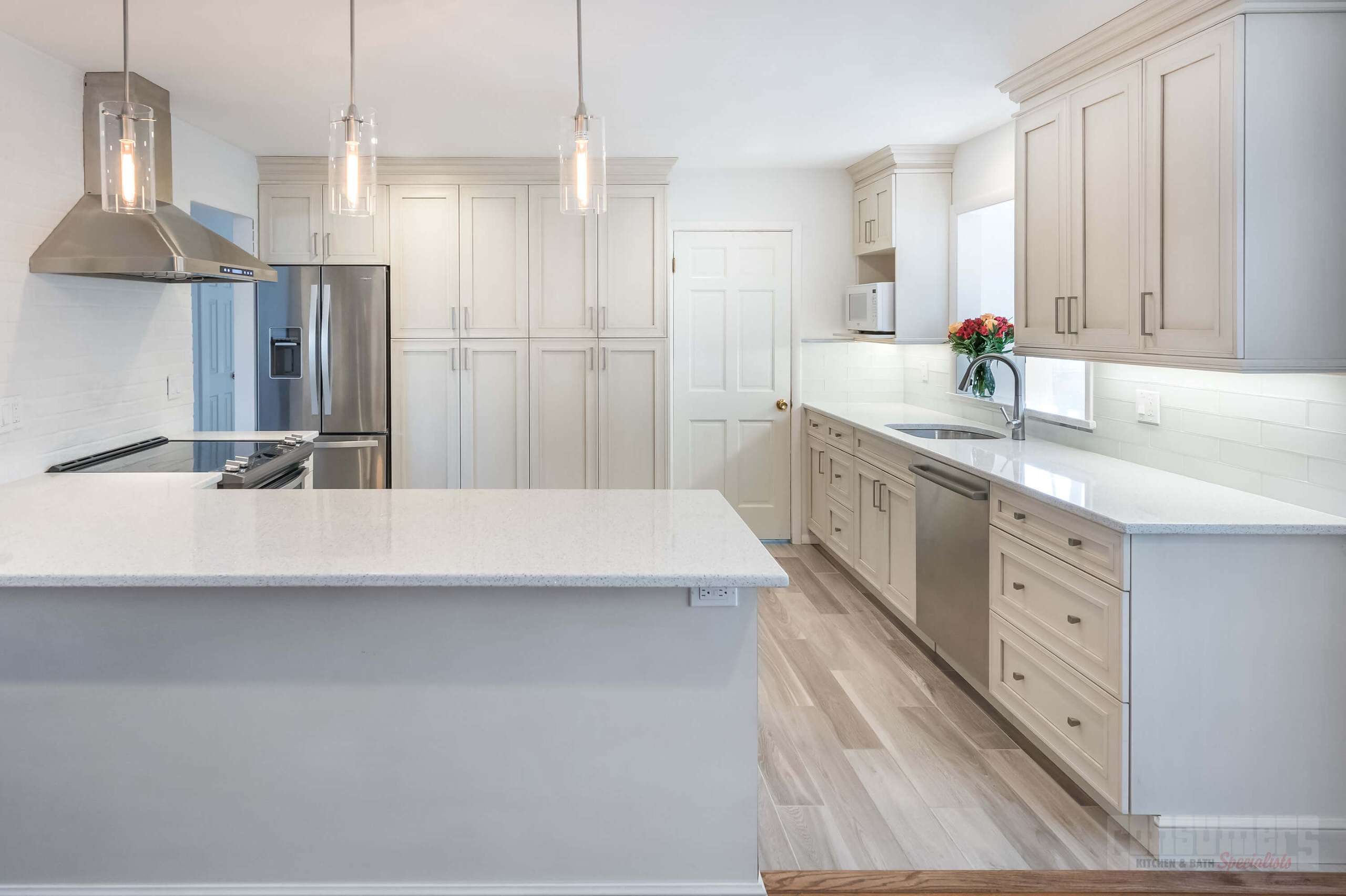 75 Beautiful White Plywood Floor Kitchen Pictures Ideas November