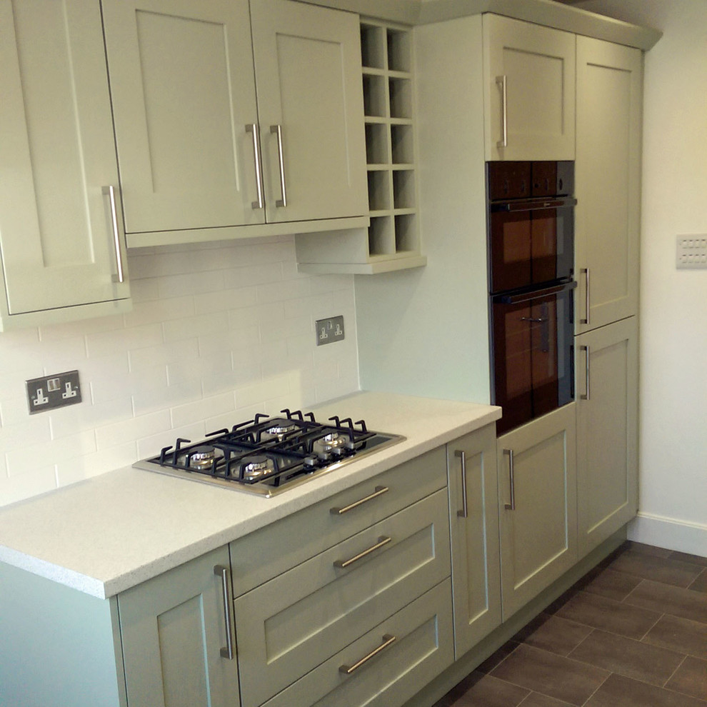 Transitional kitchen photo in Gloucestershire