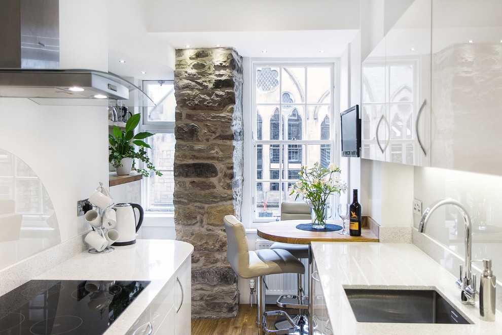 Photo of a contemporary kitchen in Edinburgh.