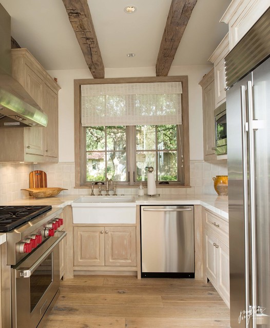 Compact Modern Provincial Kitchen Campagne Cuisine Houston par