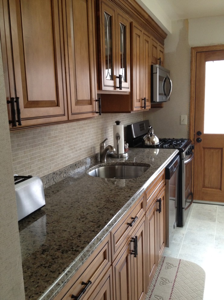 Complete Kitchen Renovation in Woodbridge, NJ Traditional Kitchen New York by Lowe's