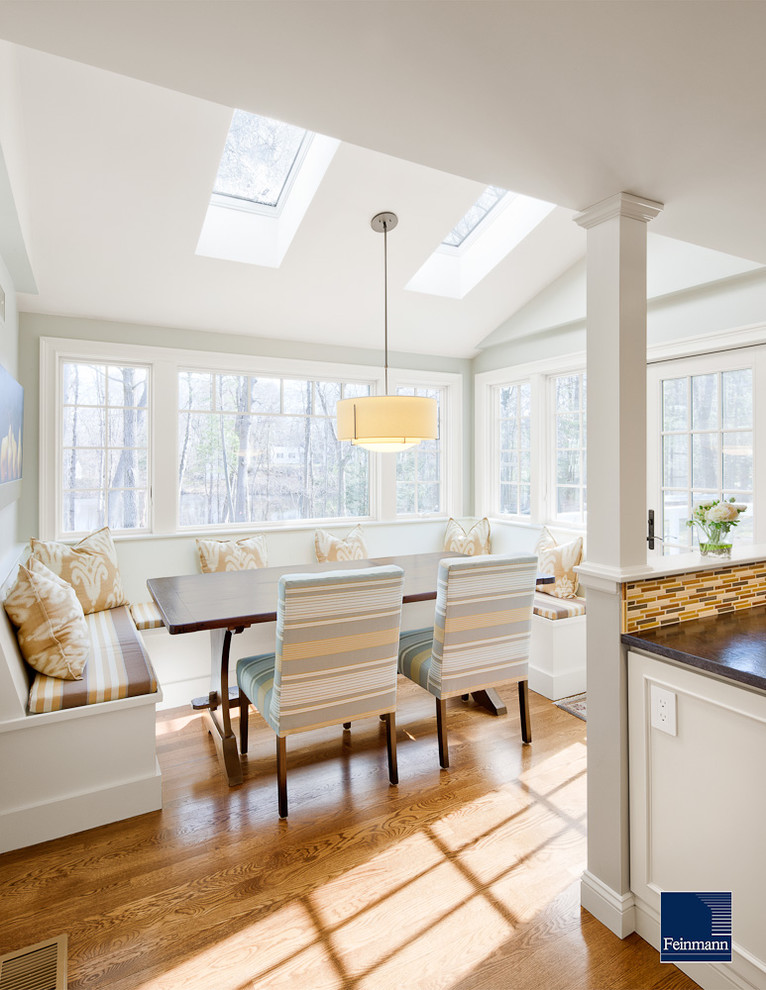Kitchen - traditional kitchen idea in Boston