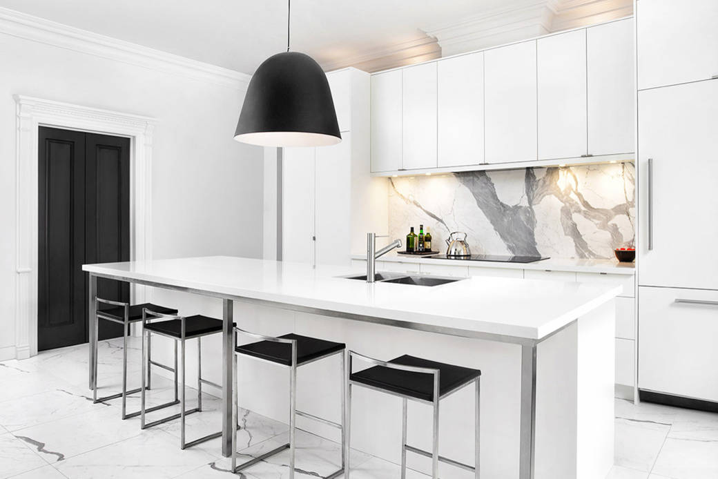 50+ Black And White Kitchen ( TIMELESS LOOK) - Monochrome Kitchens  White  marble kitchen, White marble countertops, Black white kitchen