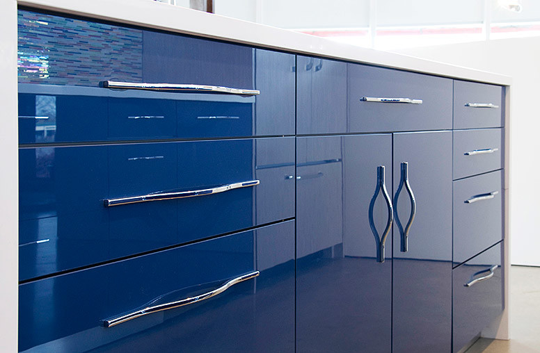 Contemporary Decorative + Drawer Hardware By Schaub