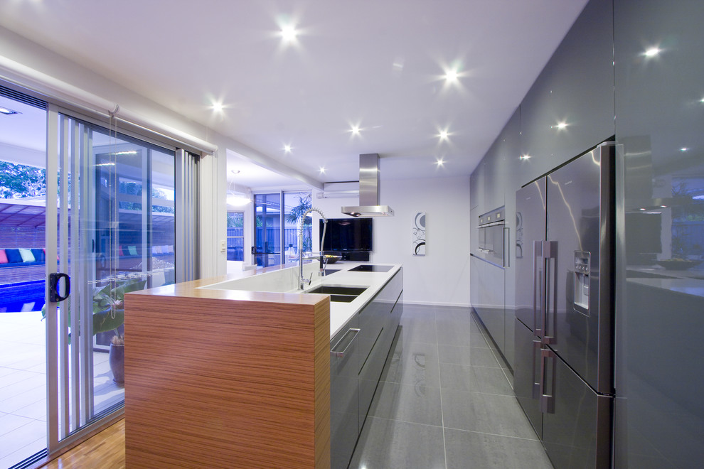 Example of a minimalist kitchen design in Brisbane