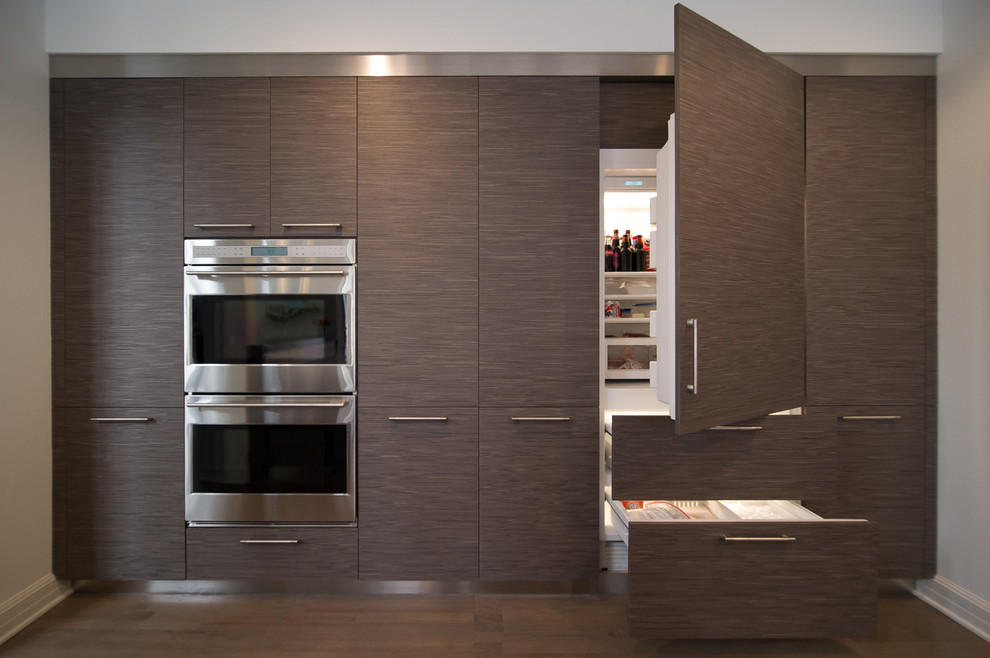 Inspiration for a contemporary kitchen remodel in Detroit