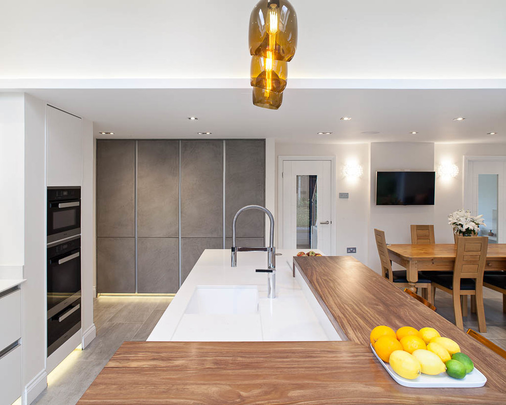 Kitchen - contemporary kitchen idea in Hertfordshire